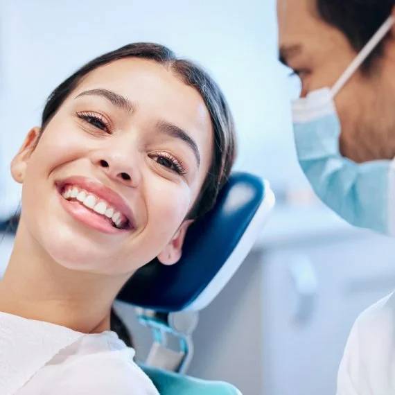 porcelain veneers in Markdale